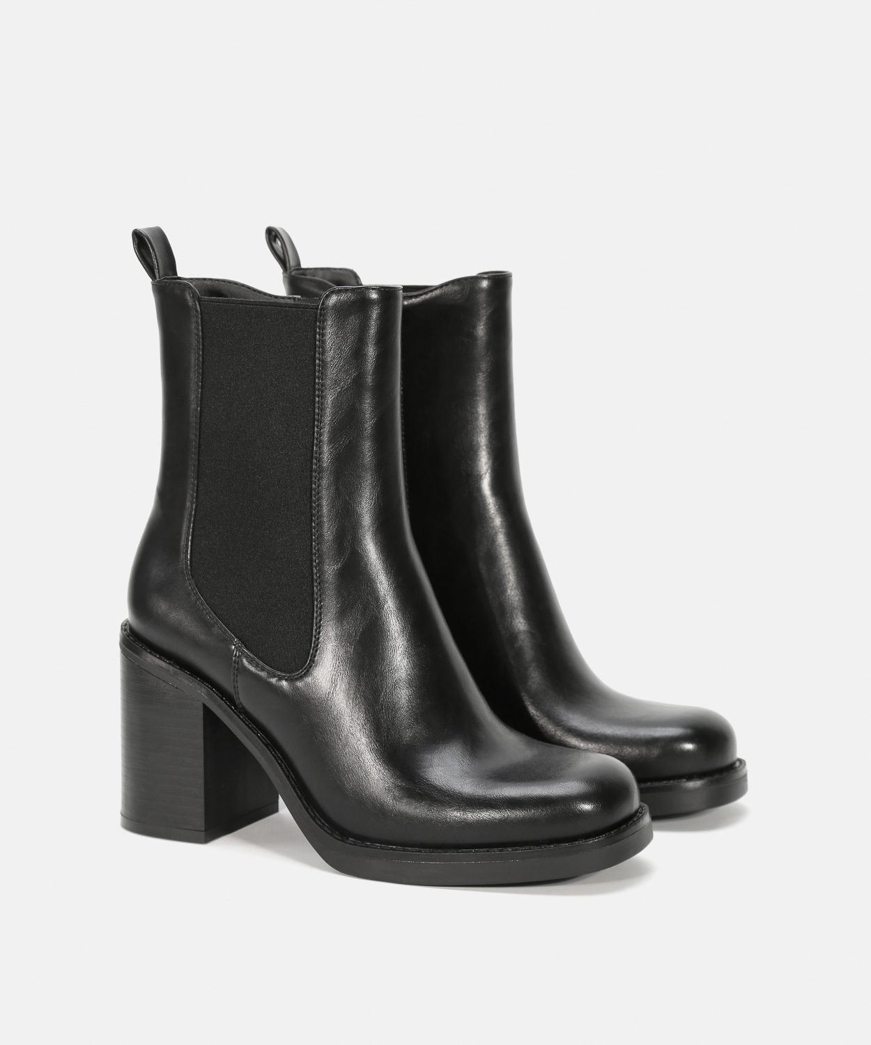 Botines negros tac&oacute;n chelsea image number null